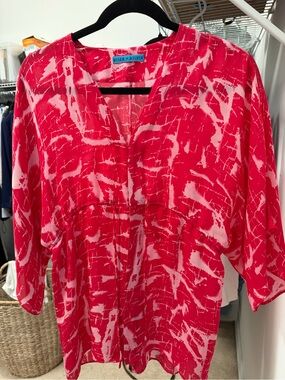Alice + Olivia 100% Silk Tie Waist Blouse Red Pink Abstract Print Size S/M